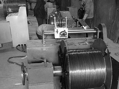 開始了一家創(chuàng)業(yè)公司并購買了拉絲機(jī)。